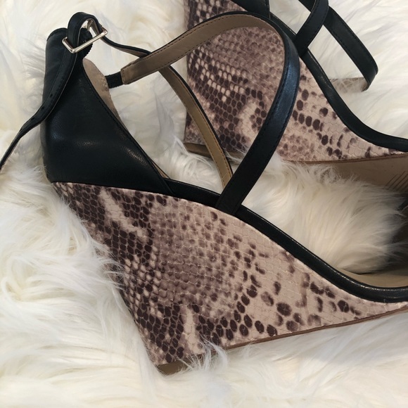 Ann Taylor Wedge Sandals - Picture 3 of 5